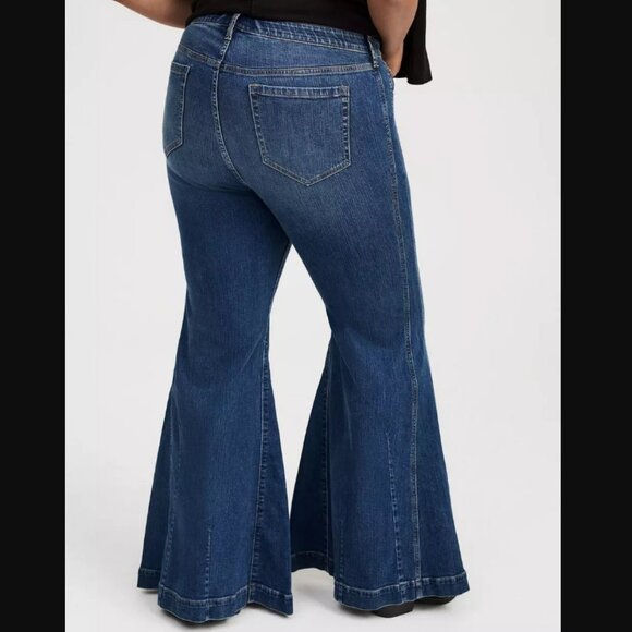 24R TORRID Festi Sky-High Super Flare Jean NWT - Picture 2 of 9